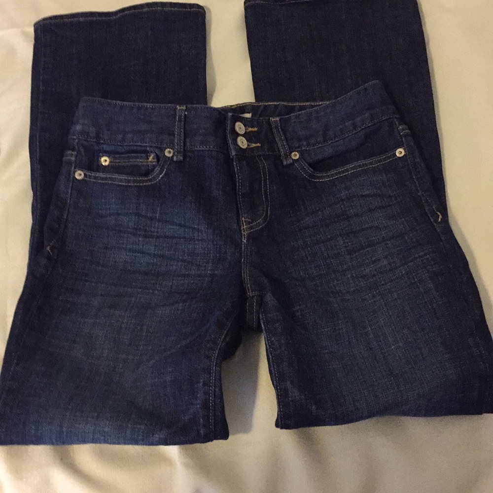 That gap essential bootcut dark jean size 4/27 A